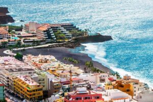 Lee más sobre el artículo PUERTO NAOS Y LA BOMBILLA